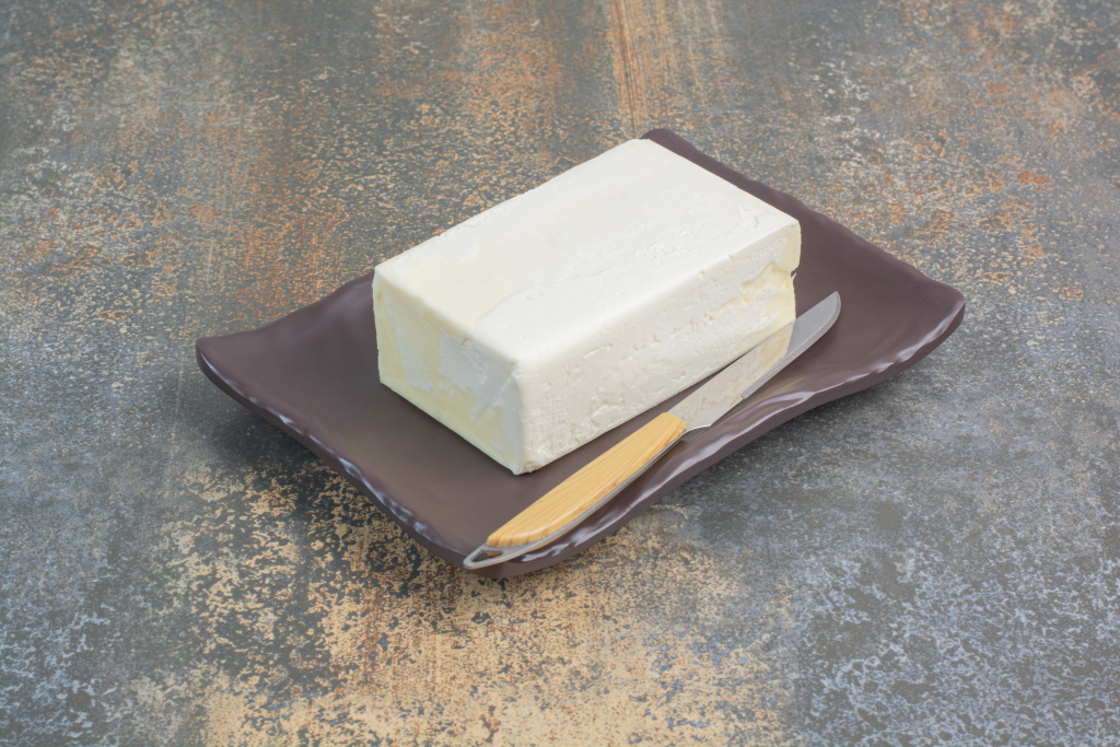 organic-cheese-black-plate-with-knife.jpg organic-cheese-black-plate-with-knife.jpg